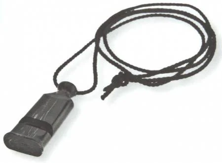 VENTURINI FISCHIETTO CHASSEUR PIATTO IN OSSO DI BUFALO CON CORDONCINO