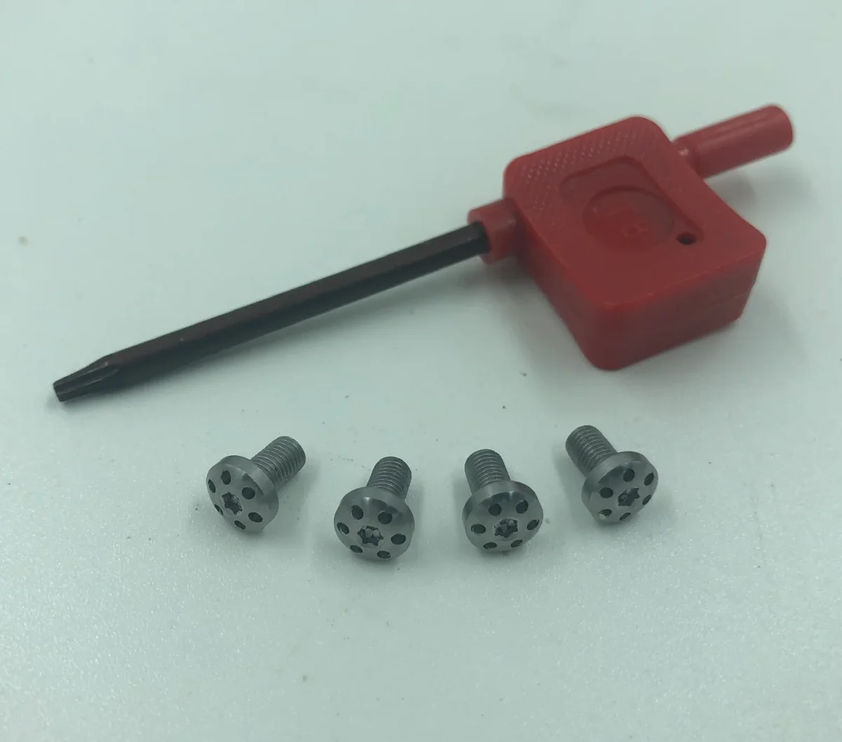 VITI PER GUANCETTE 1911