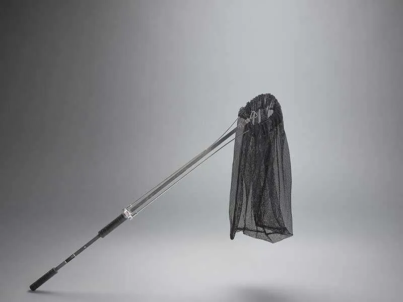 Rete con frustone per la cattura di piccoli animali